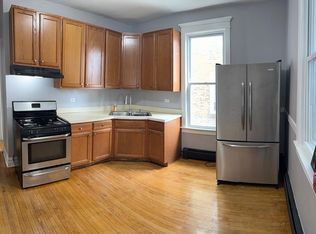 (Undisclosed Address), Berwyn, IL 60402