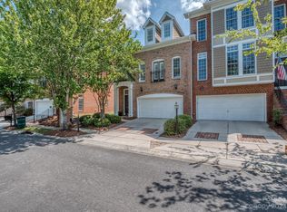 7722 Springs Village Ln, Charlotte, NC 28226