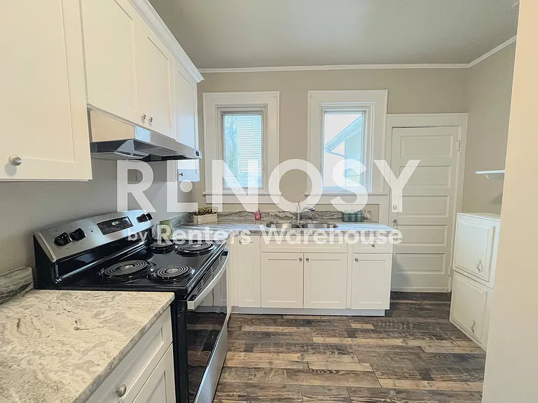 210 Hardy Ave — Photo 9