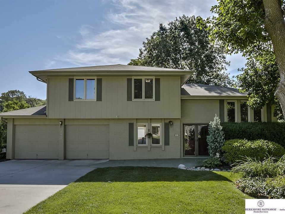 1st image of 2623 N 99th St