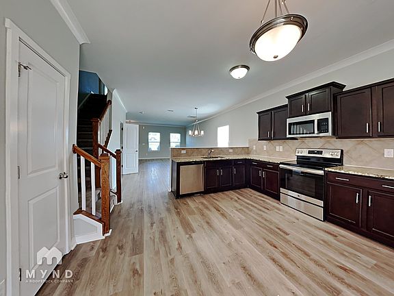 3rd image of 105 Coddington Ln