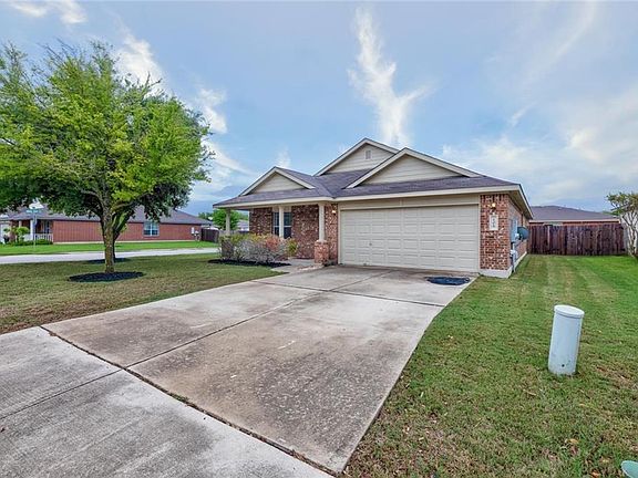 3rd image of 106 Lucky Clover Ln