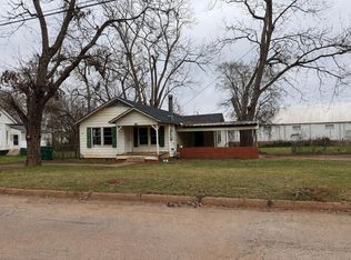 1410 N Sycamore St, Palestine, TX 75803