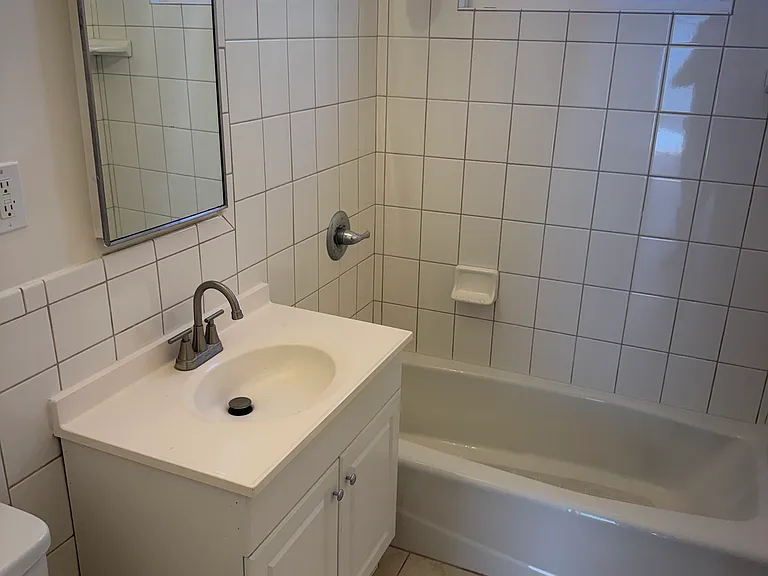 2219 Mathews Ave #A — Photo 16