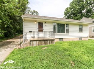 1026 Ratone St, Manhattan, KS 66502