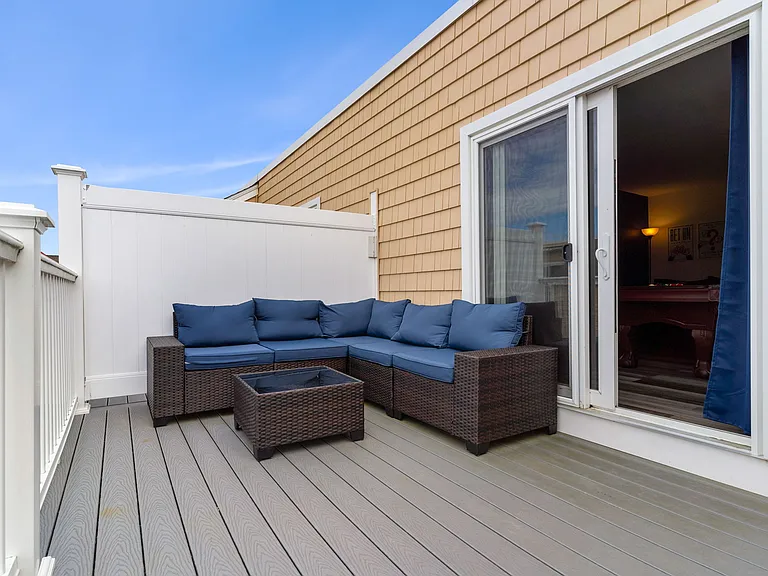128 Ashworth Ave #309 — Photo 51