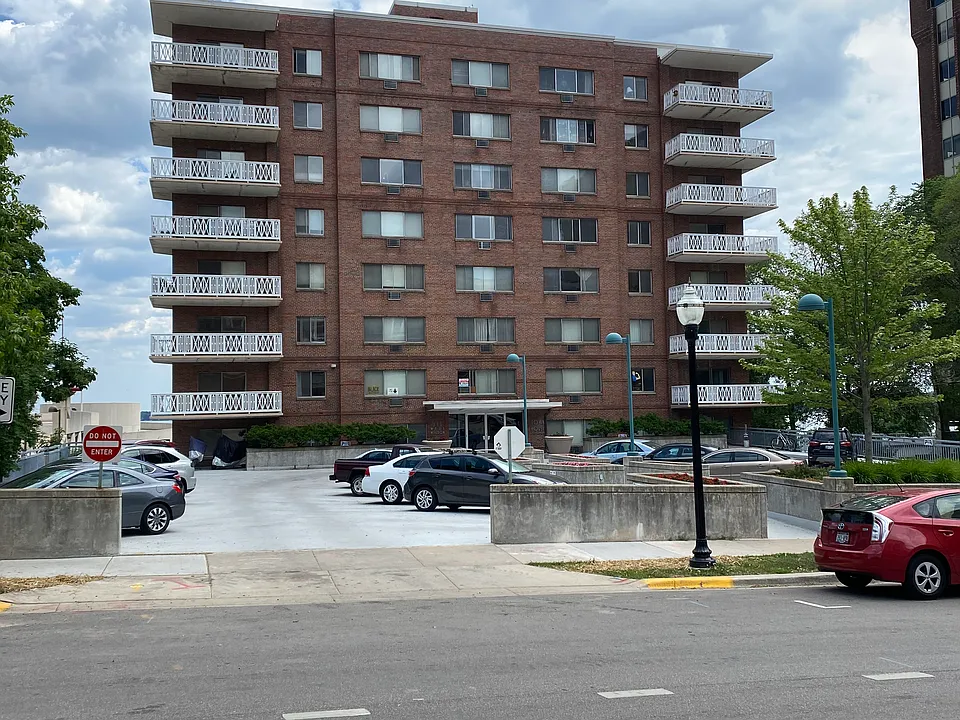 111 West Wilson
