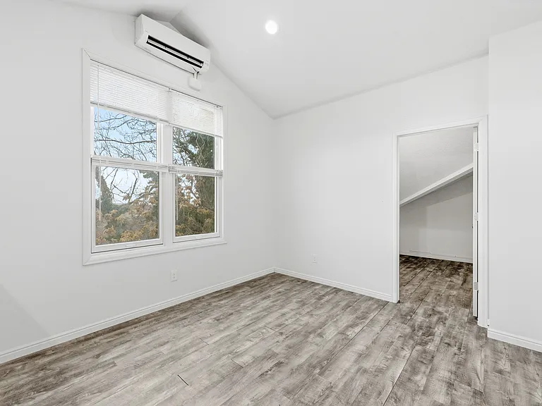 402 N Center St #7 — Photo 2