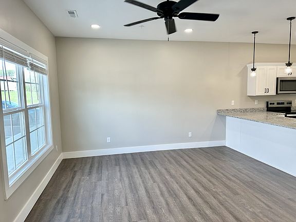 4th image of 1642 S Jefferson Ave