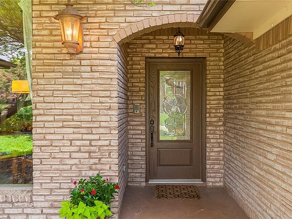 5th image of 3608 Interlaken Dr