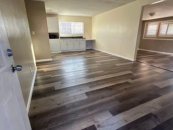 3rd image of 3413 Rosemary Ln