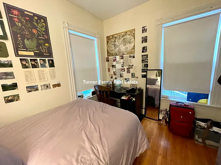 80 Hillside St #2R — Photo 5
