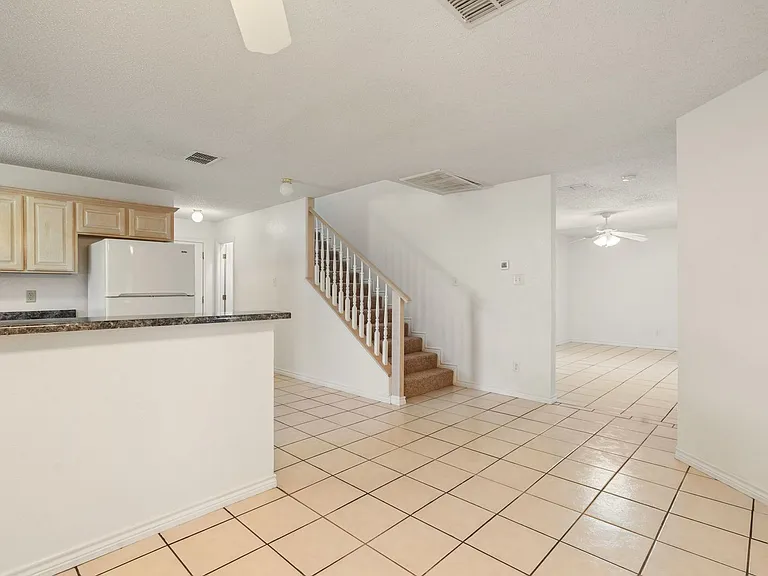 854 Lago Vista Dr — Photo 10