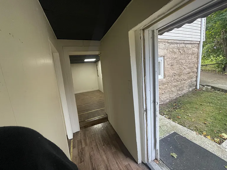 129 E Main St — Photo 1