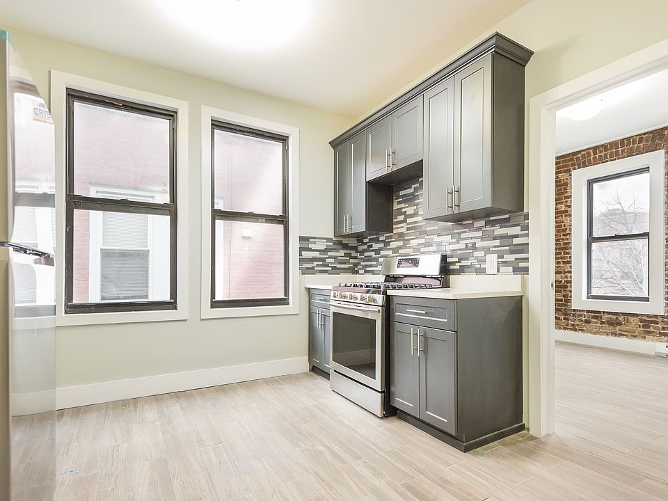 1st image of 31-38 34th St #2R
