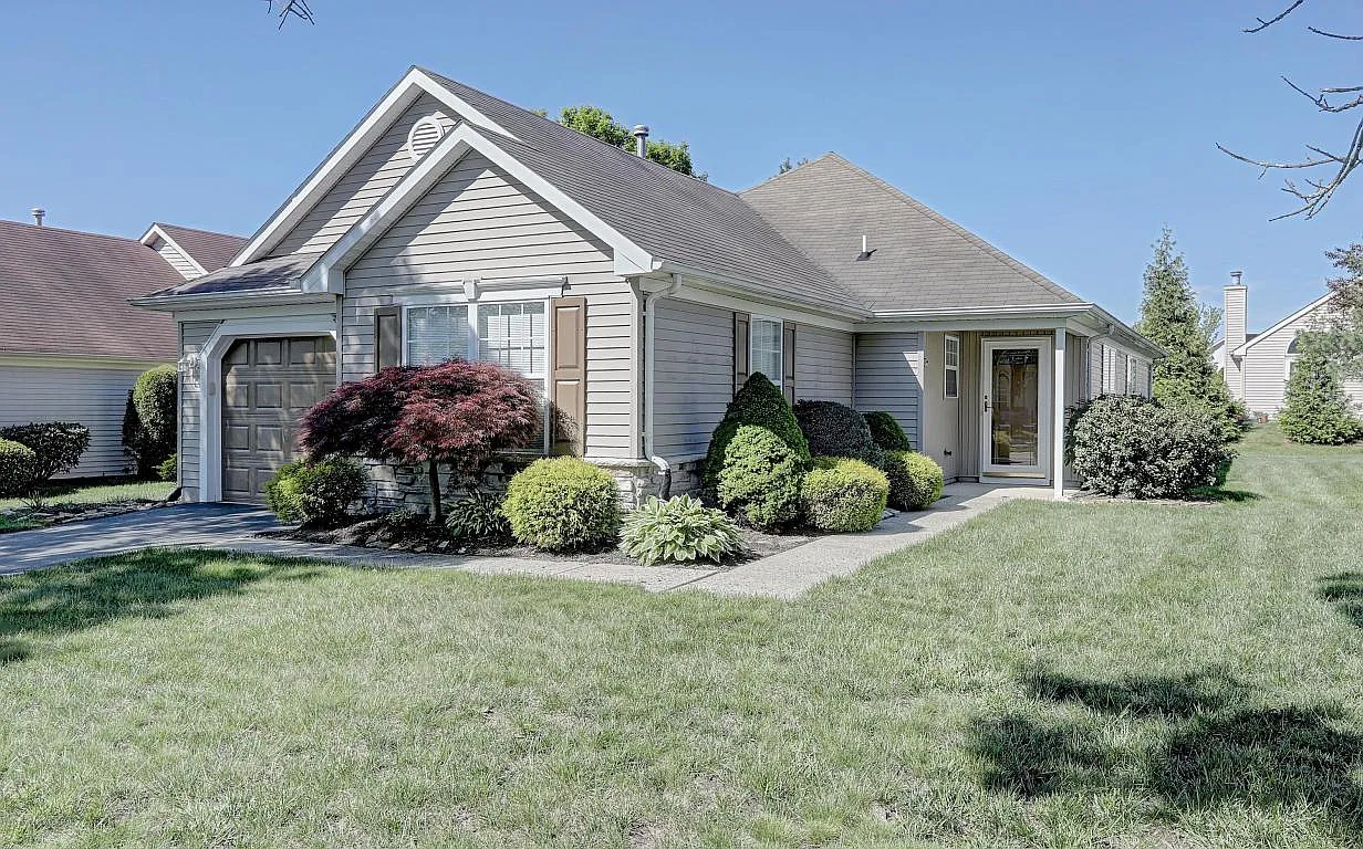 2822 Danbury Ln photo 1