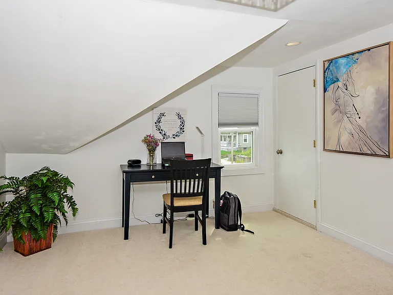 229 Smith St — Photo 10
