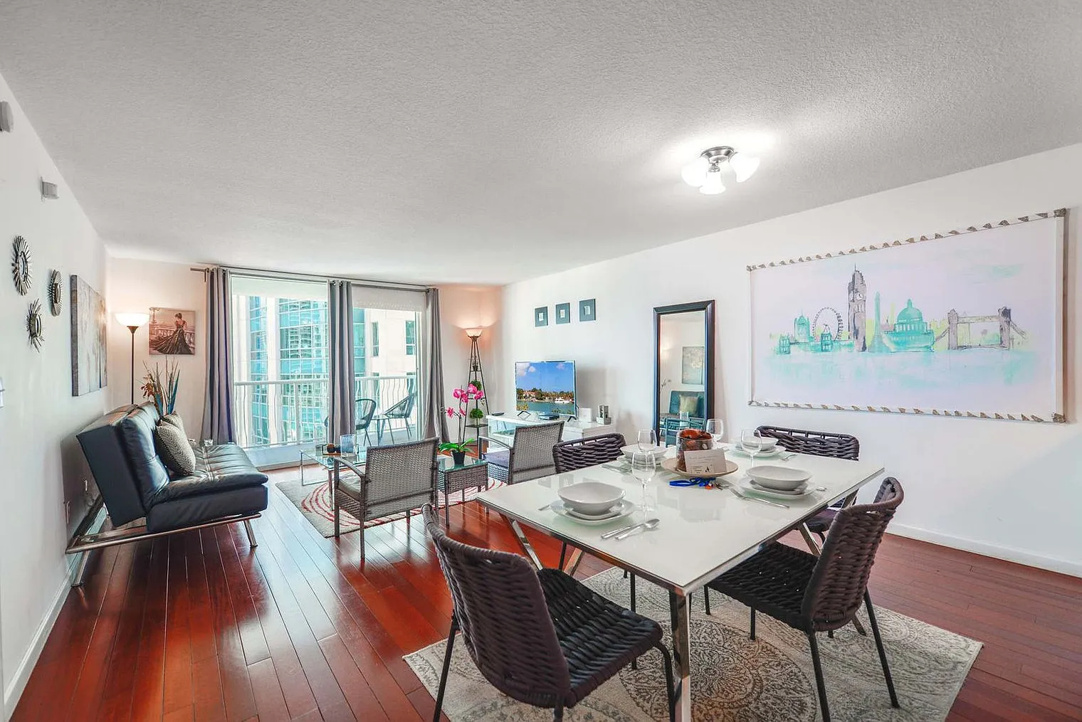 1 bed, 1.0 bath, 818 sqft, $3,090 — Photo 1