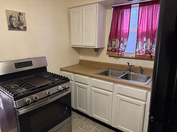 4th image of 1818 Bailie Ave