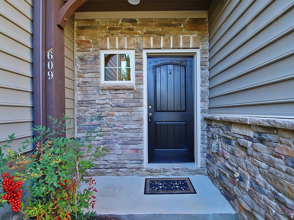 1st image of 609 Allium Ln
