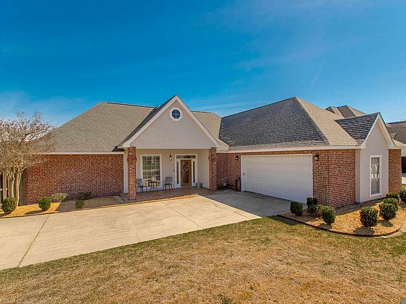 3rd image of 1005 Woodview Dr