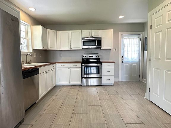3rd image of 376 Croydon Ave #A