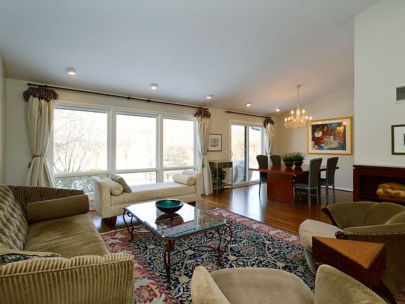 3rd image of 2812 Birchwood Ave