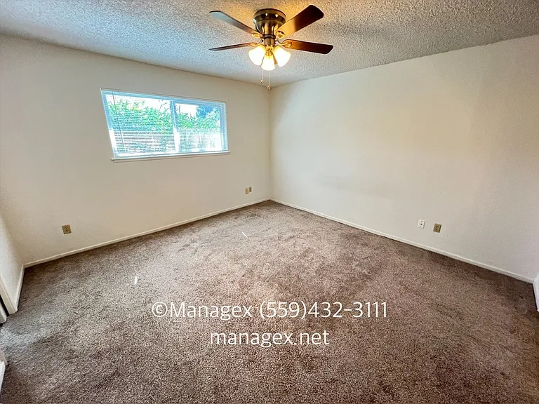 1272 W Dyer Ave — Photo 11