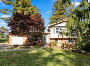 202 Saint Johns St, Arden, NC 28704