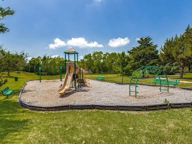 5848 Palomino Dr — Photo 22