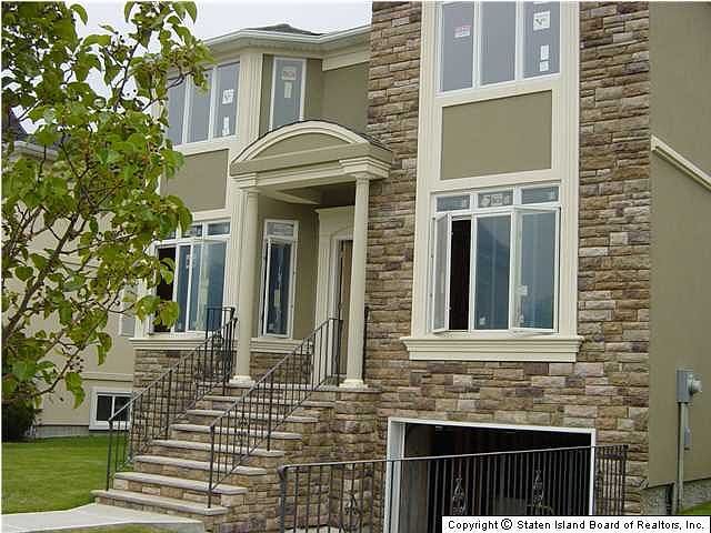 2nd image of 38 Bayside Ln