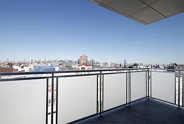 Rented by R New York