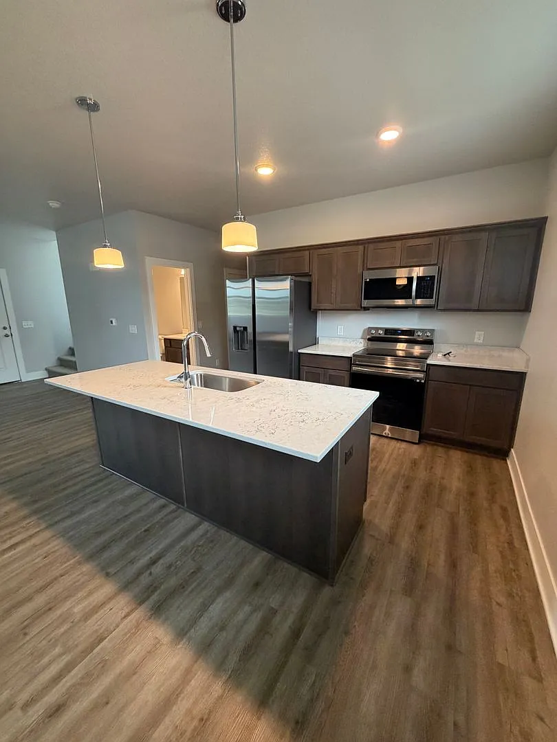 Beautiful 3 Bed, 2.5 Bath Townhome in Waukee! Perfect Location! — Photo 4