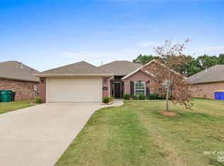 2915 S E St, Rogers, AR 72758