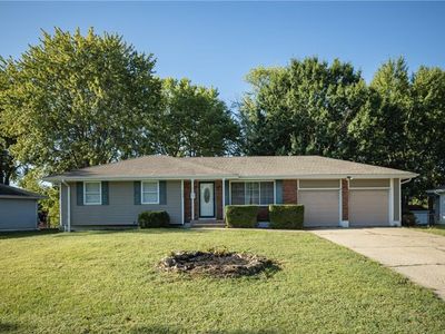 122 SE Moore St, Blue Springs, MO, 64014