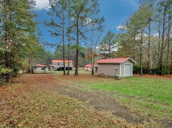 225 County Road 3360, Broaddus, TX 75929