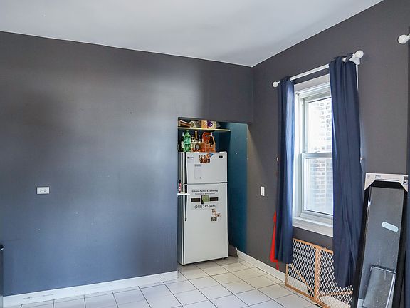 3rd image of 2432 N Clybourn Ave #2R