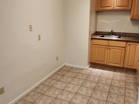 4th image of 1810 Bush St #4