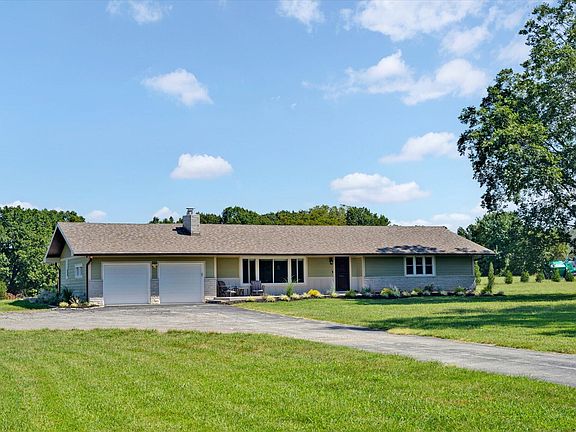 3rd image of 4967 E Farm Road 66