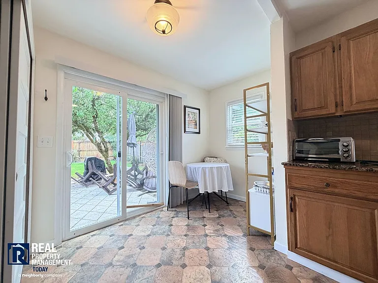 4310 N 31st St — Photo 11