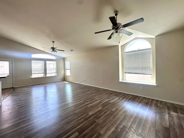 325 Ammonite Ln — Photo 6