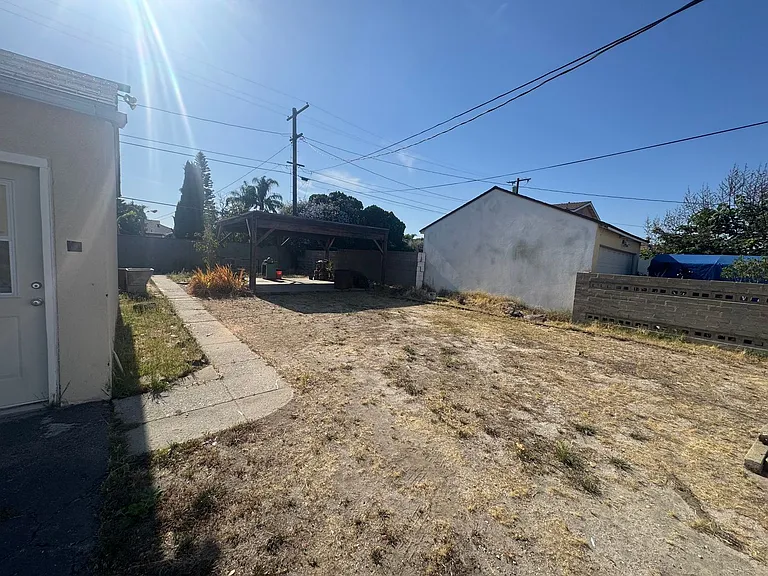 7333 Camellia Ave — Photo 25