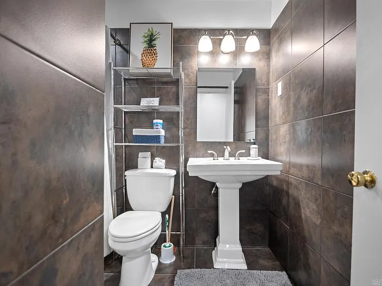 7001 Blue Bird Dr — Photo 21