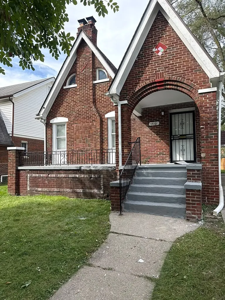 3 bed, 1.5 bath, 1600 sqft, $1,650 — Photo 1