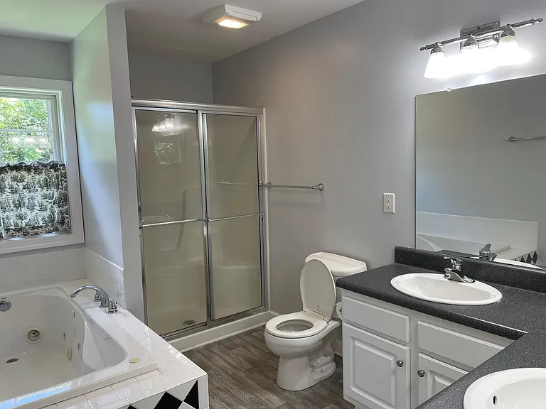 1720 Clay Dr — Photo 28