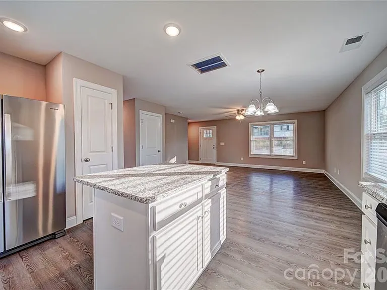 1414 Mason St — Photo 7