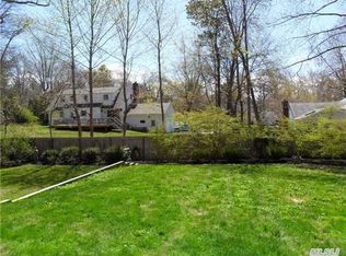 18 Huyler Rd, Setauket, NY 11733