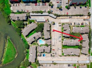 3220 69th St APT B8, Galveston, TX 77551