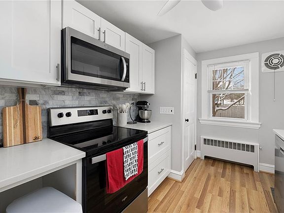 4th image of 123 Doolittle St