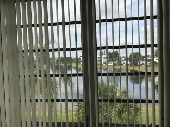 304 Wellington E, West Palm Beach, FL 33417
